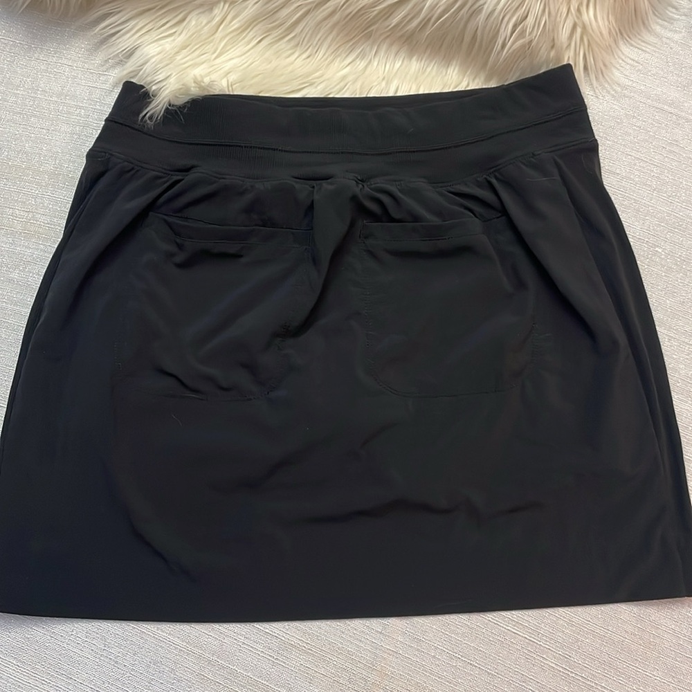 Athleta Black Soho Skort Size 8. Elastic Waist, 2 Back Pocket, 2 side Pocket - Picture 4 of 9